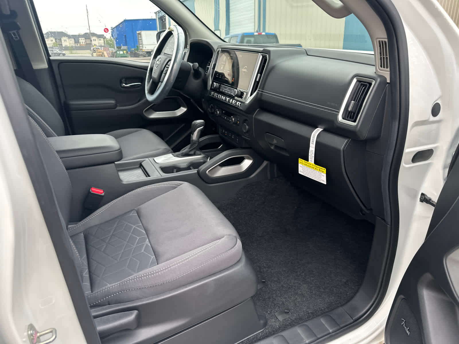2025 Nissan Frontier SV 8