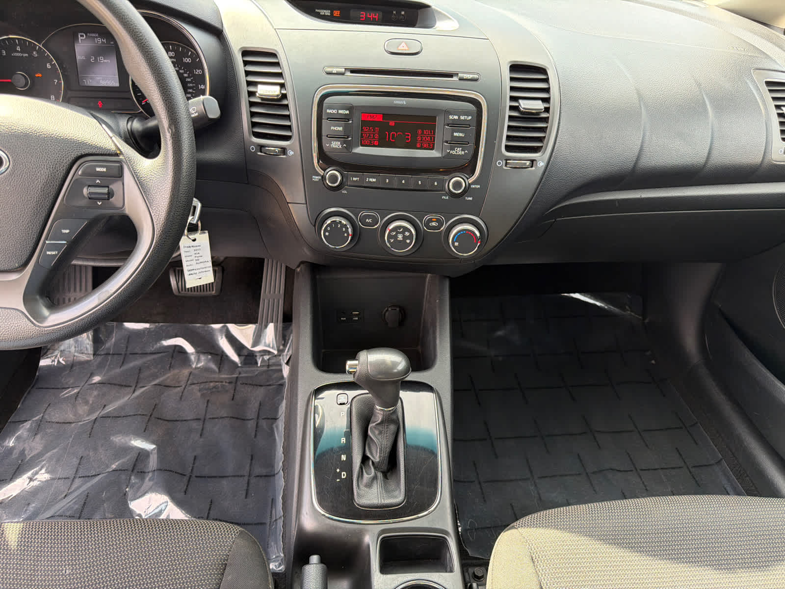 Thumbnail: 2017 Kia Forte - 24