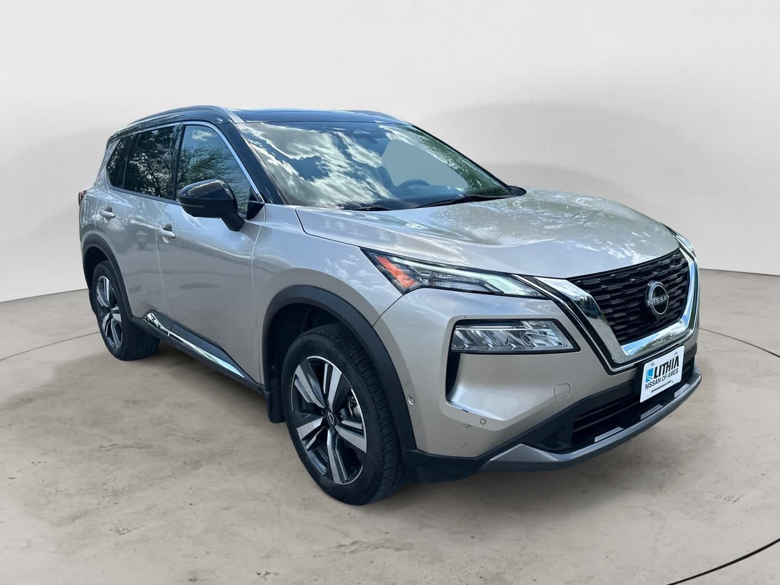 Thumbnail: 2023 Nissan Rogue - 4