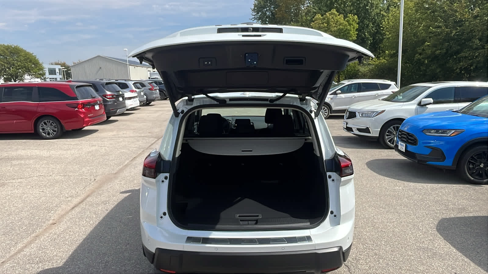 Thumbnail: 2026 Nissan Rogue - 10