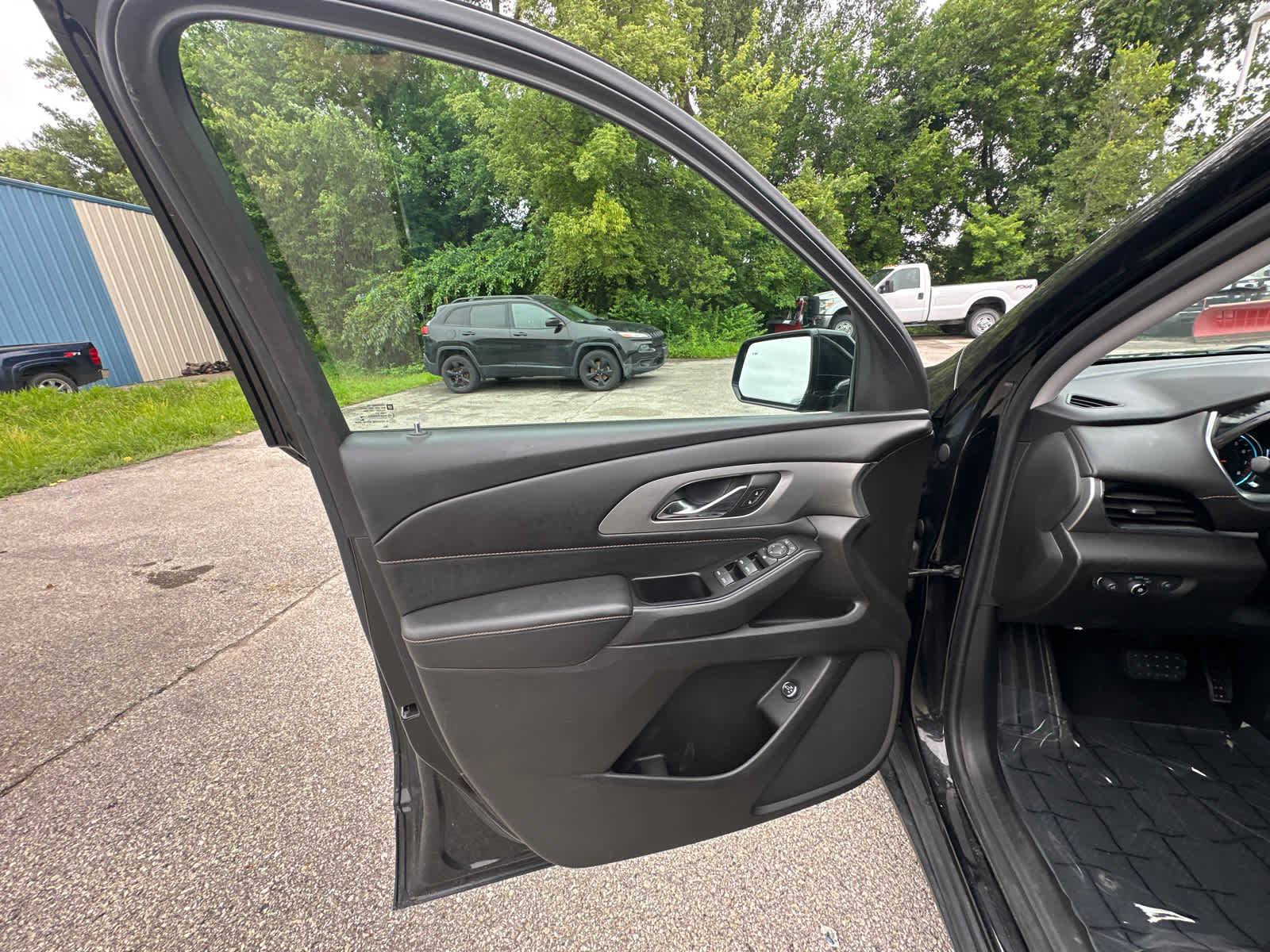Thumbnail: 2018 Chevrolet Traverse - 14