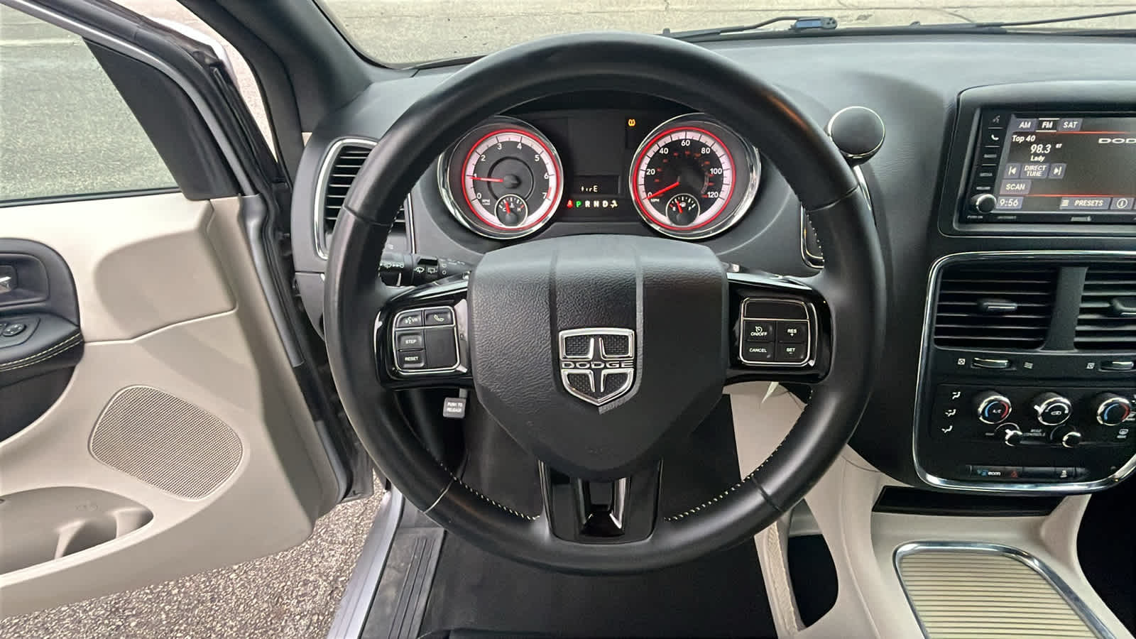 Thumbnail: 2019 Dodge Grand Caravan - 15