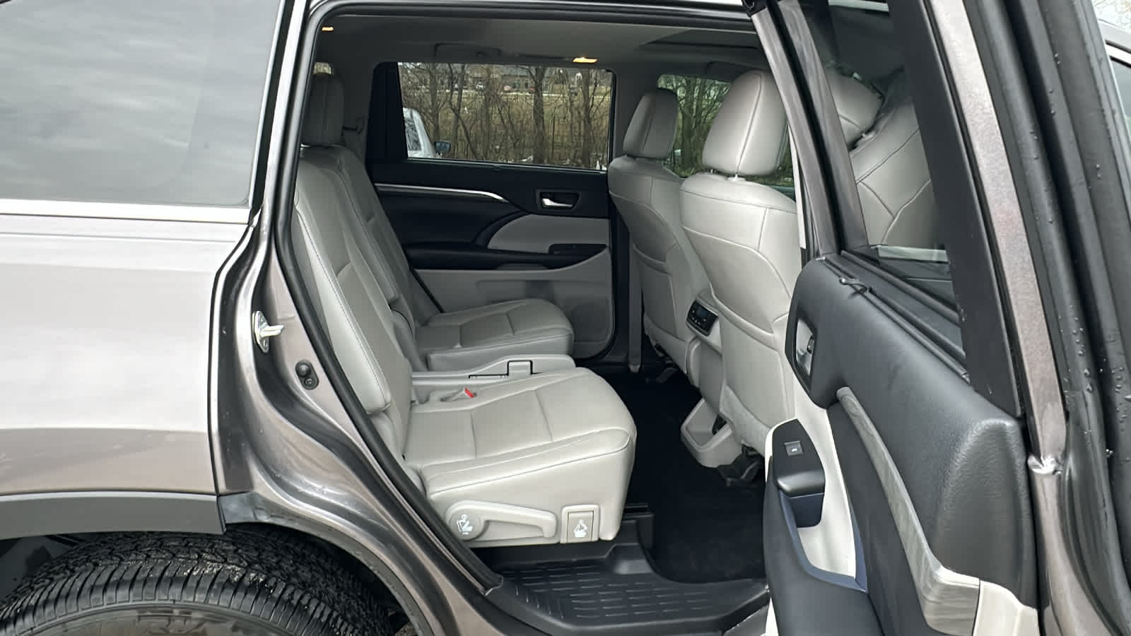 Thumbnail: 2019 Toyota Highlander - 10