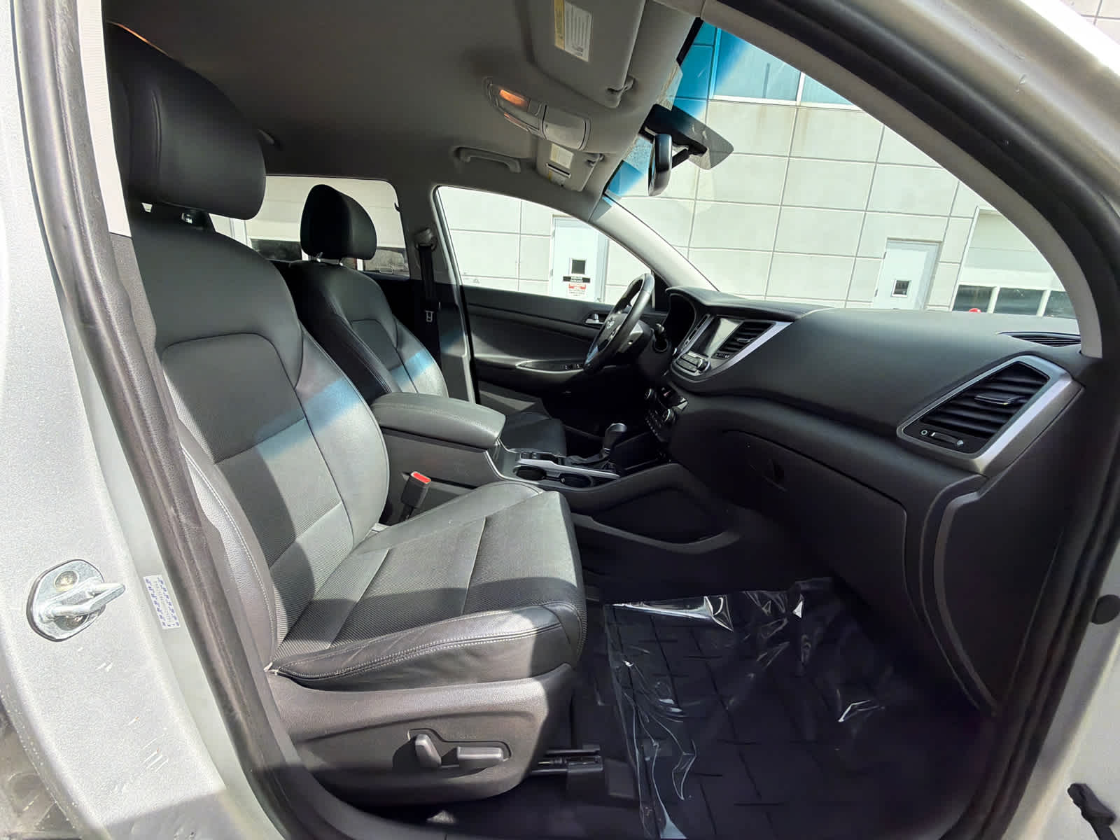 Thumbnail: 2017 Hyundai Tucson - 8