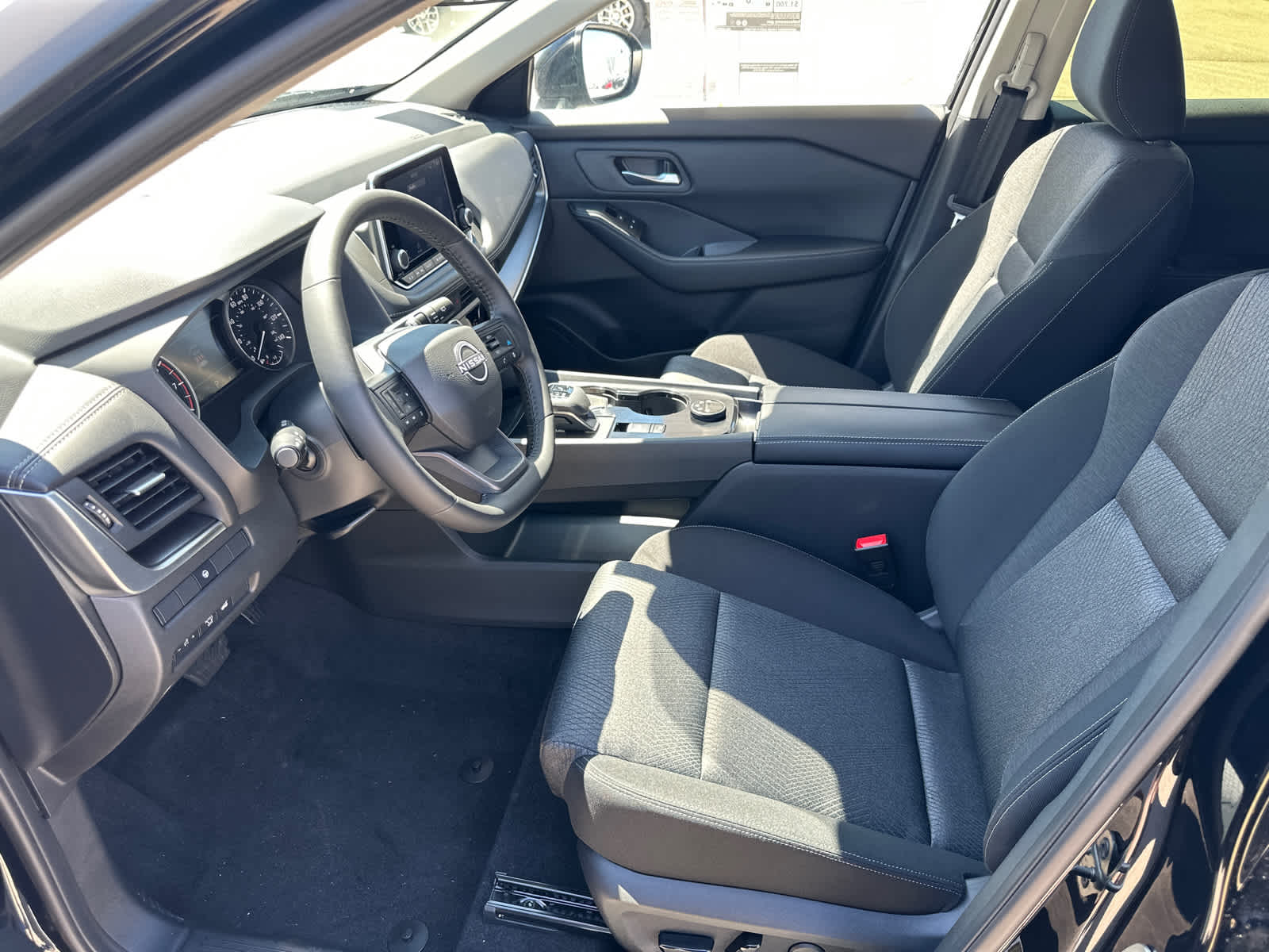 Thumbnail: 2025 Nissan Rogue - 17