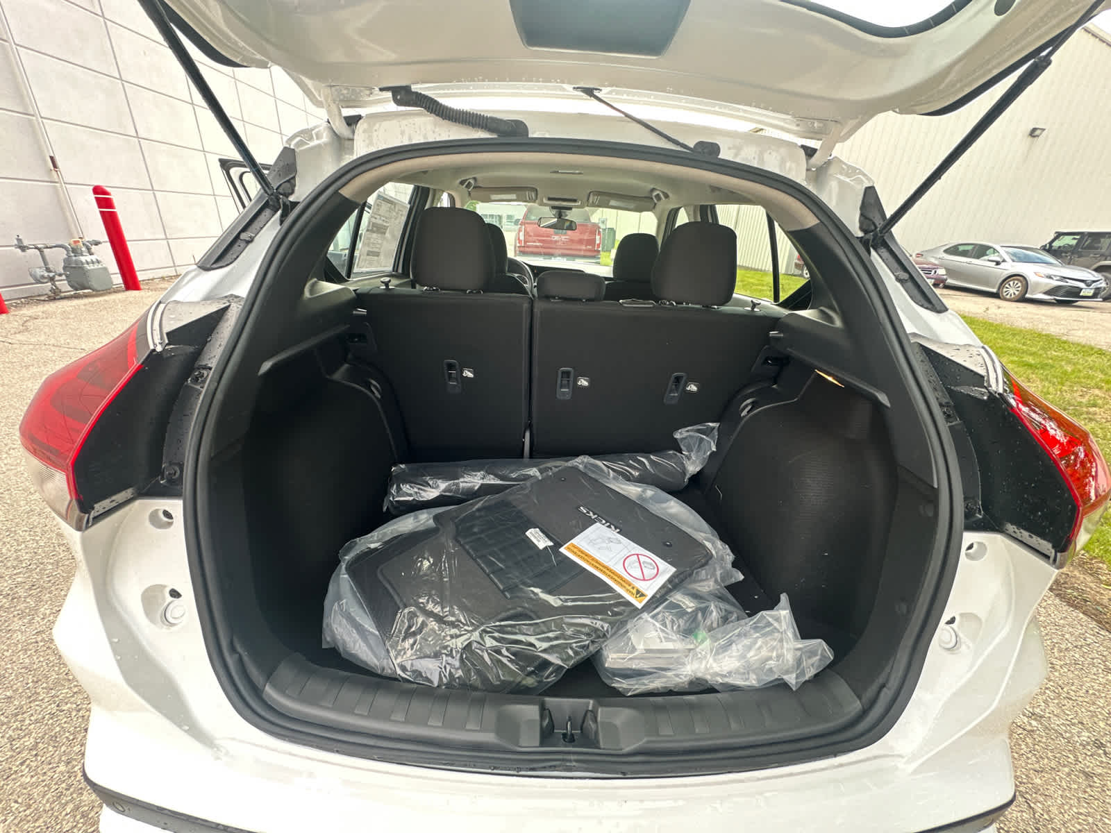 Thumbnail: 2025 Nissan Kicks - 27