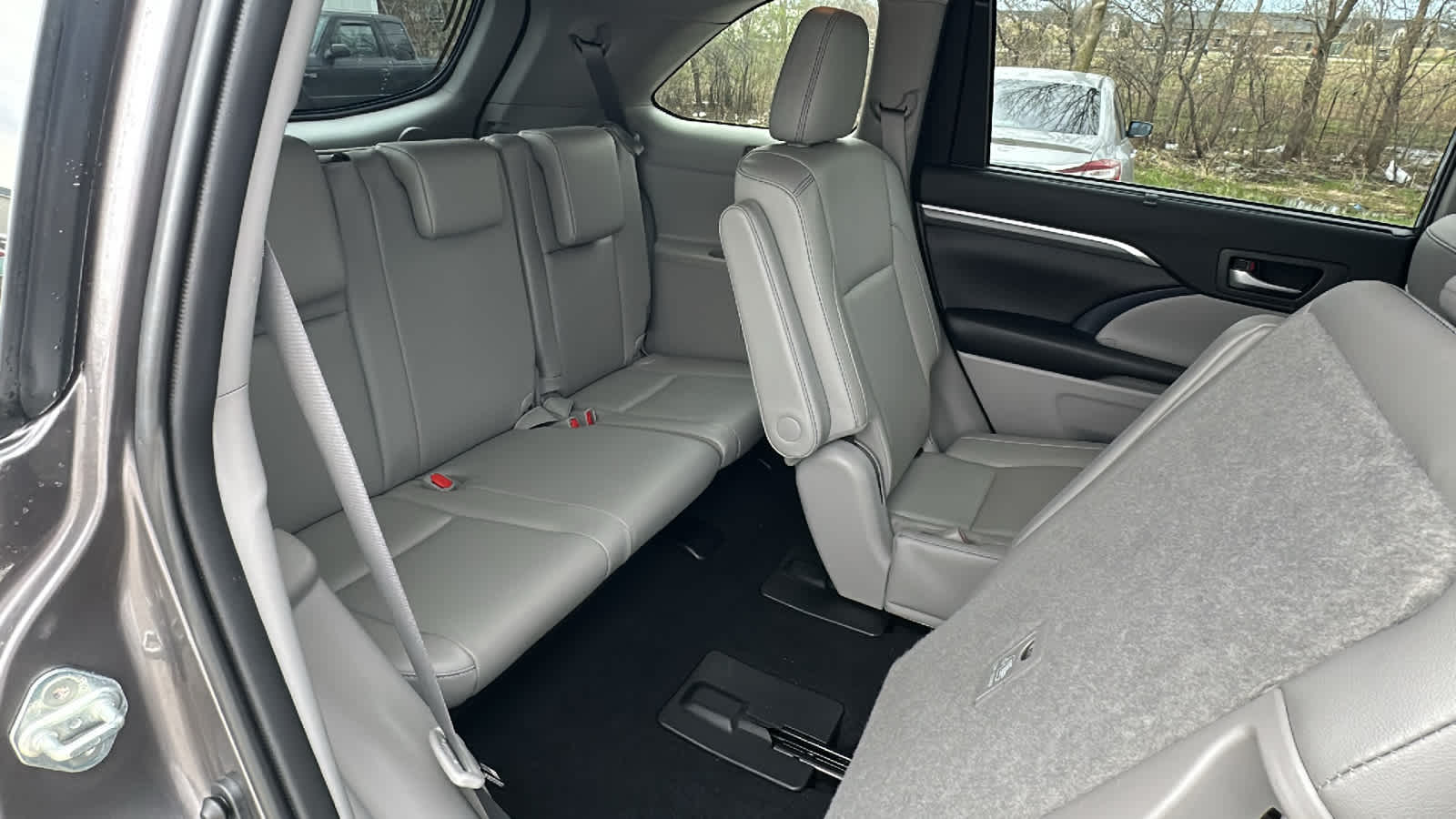 Thumbnail: 2019 Toyota Highlander - 11