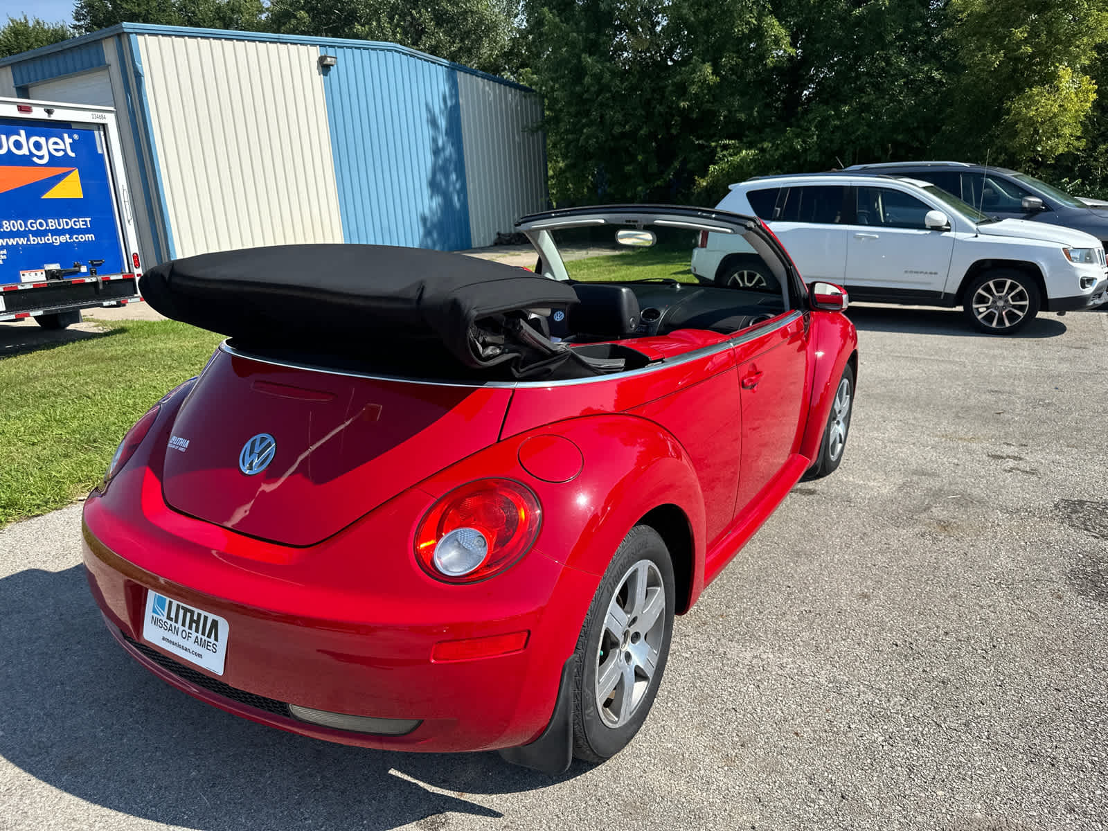 Thumbnail: 2006 Volkswagen New Beetle - 21