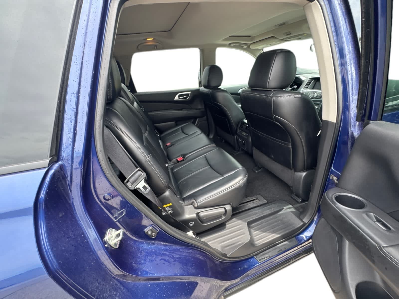 Thumbnail: 2017 Nissan Pathfinder - 10