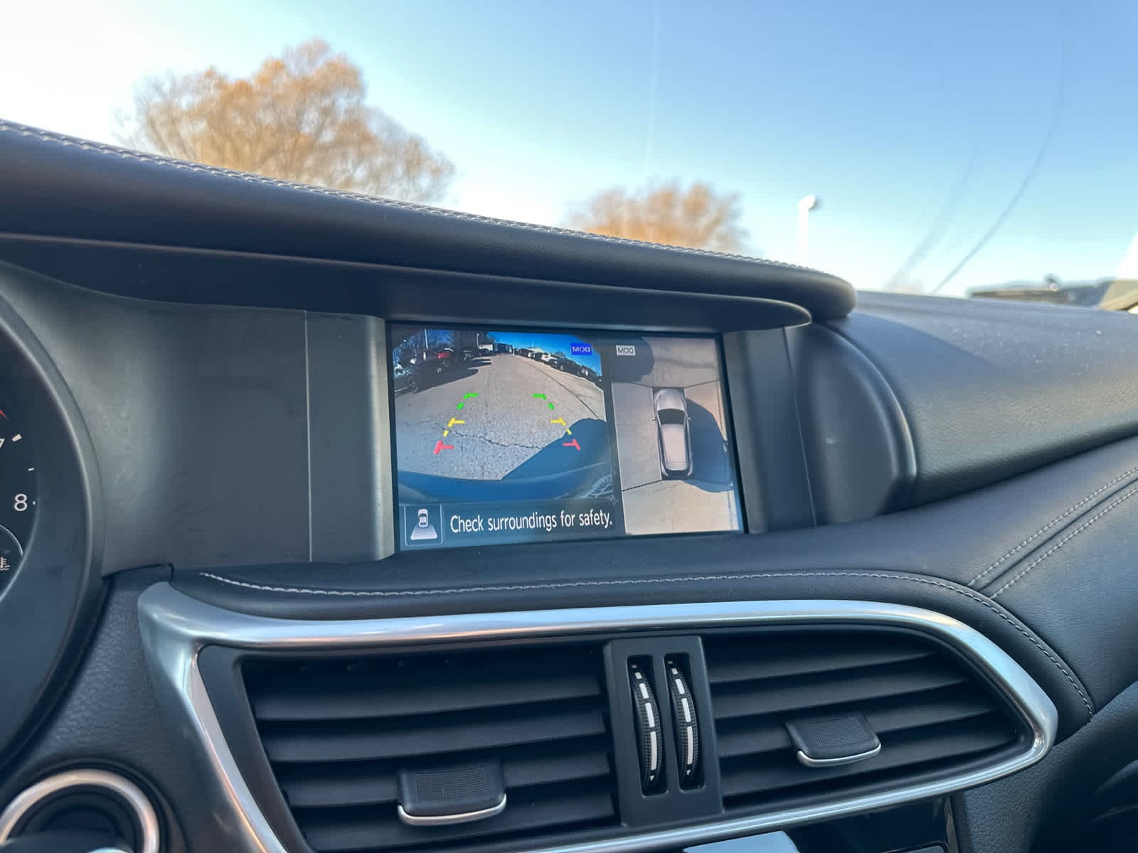 Thumbnail: 2019 INFINITI QX30 - 28