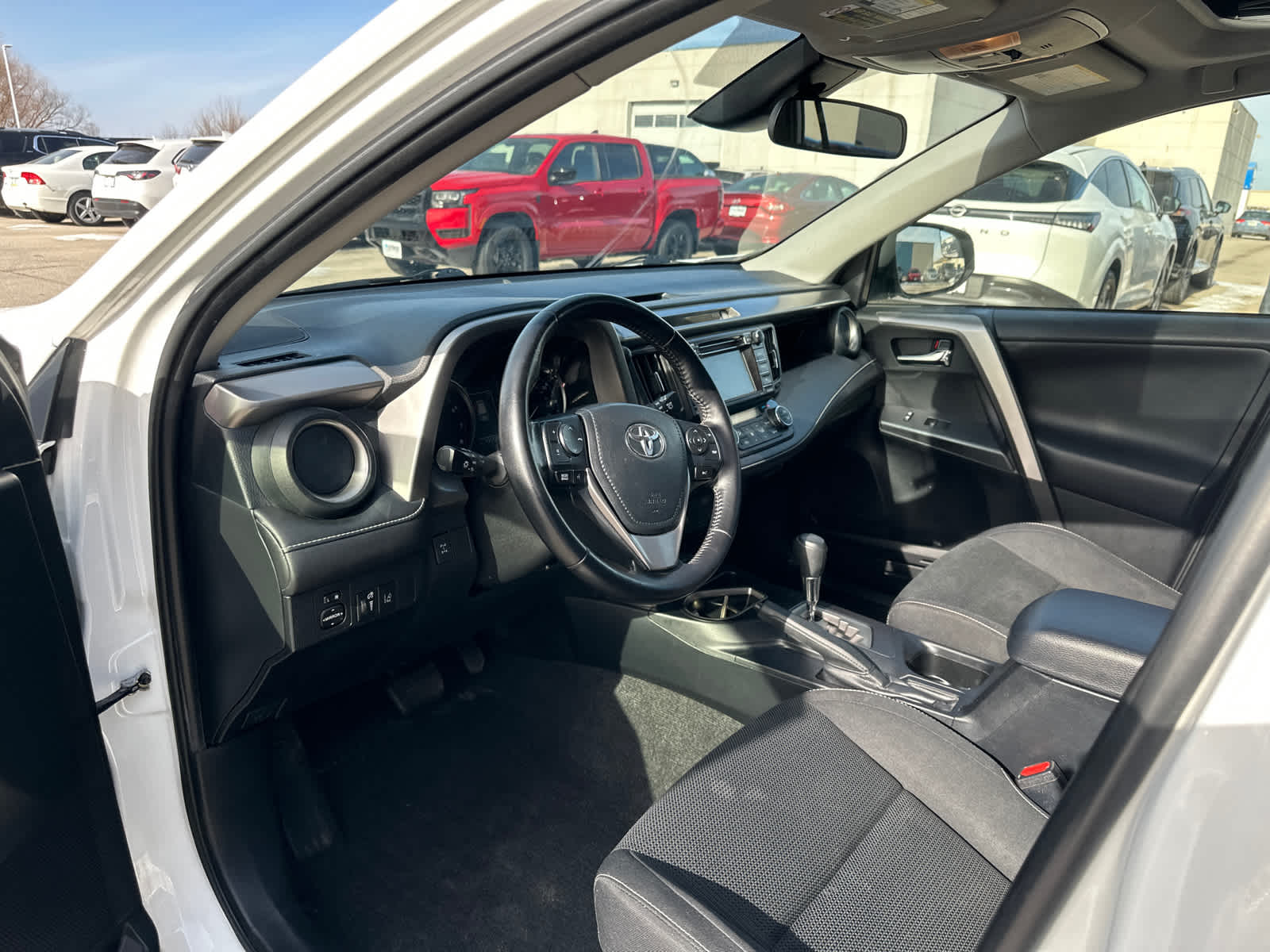 Thumbnail: 2017 Toyota RAV4 - 16