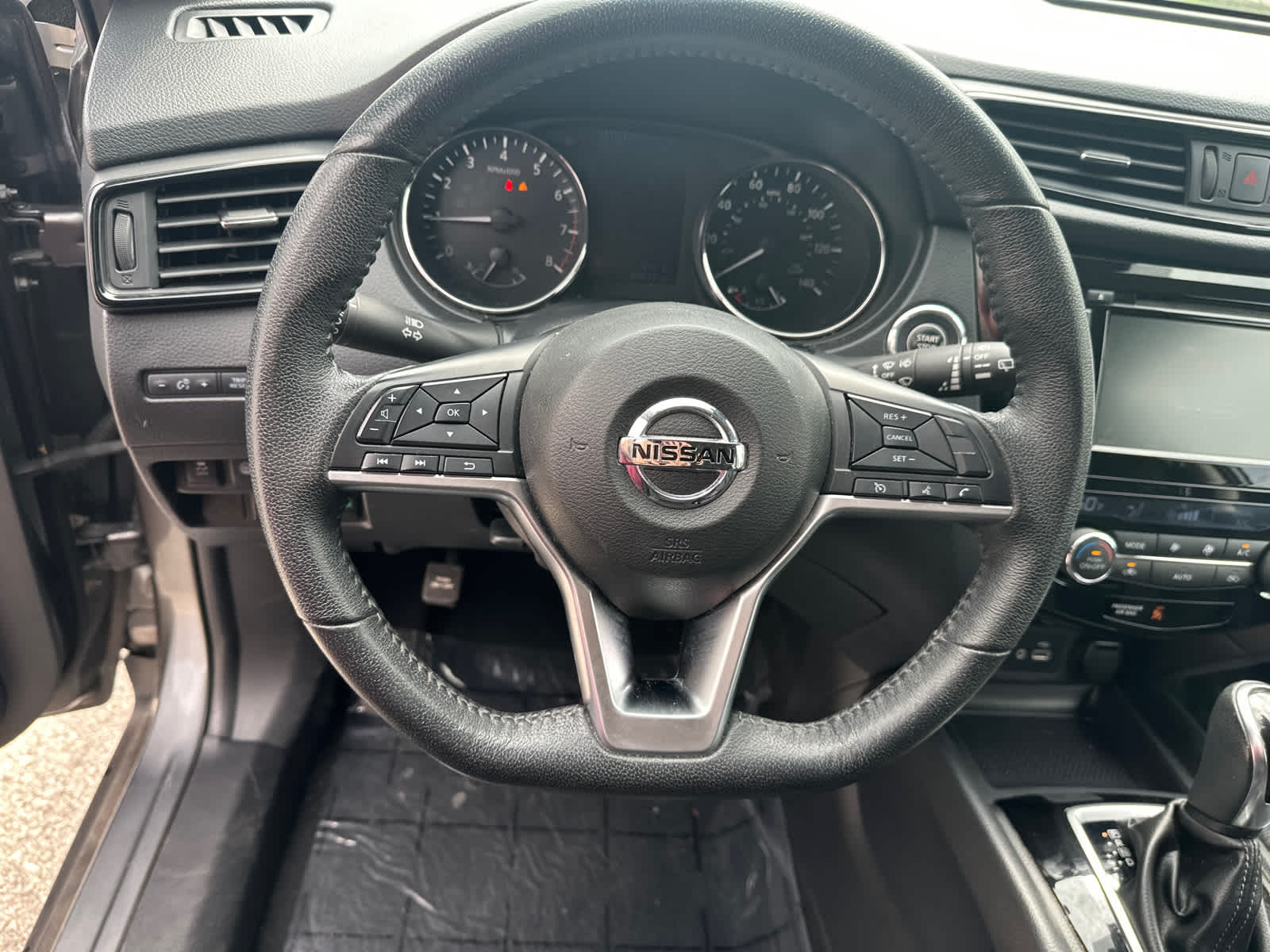 Thumbnail: 2020 Nissan Rogue - 16