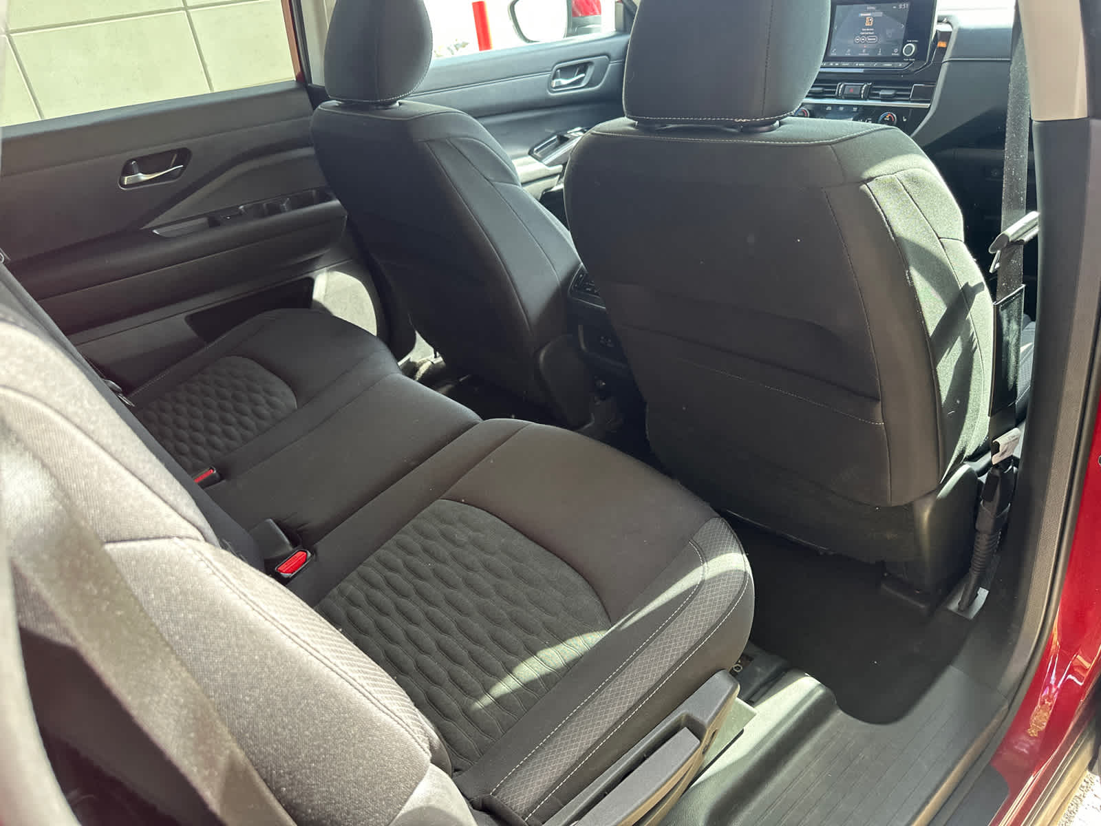 2022 Nissan Pathfinder SV 13