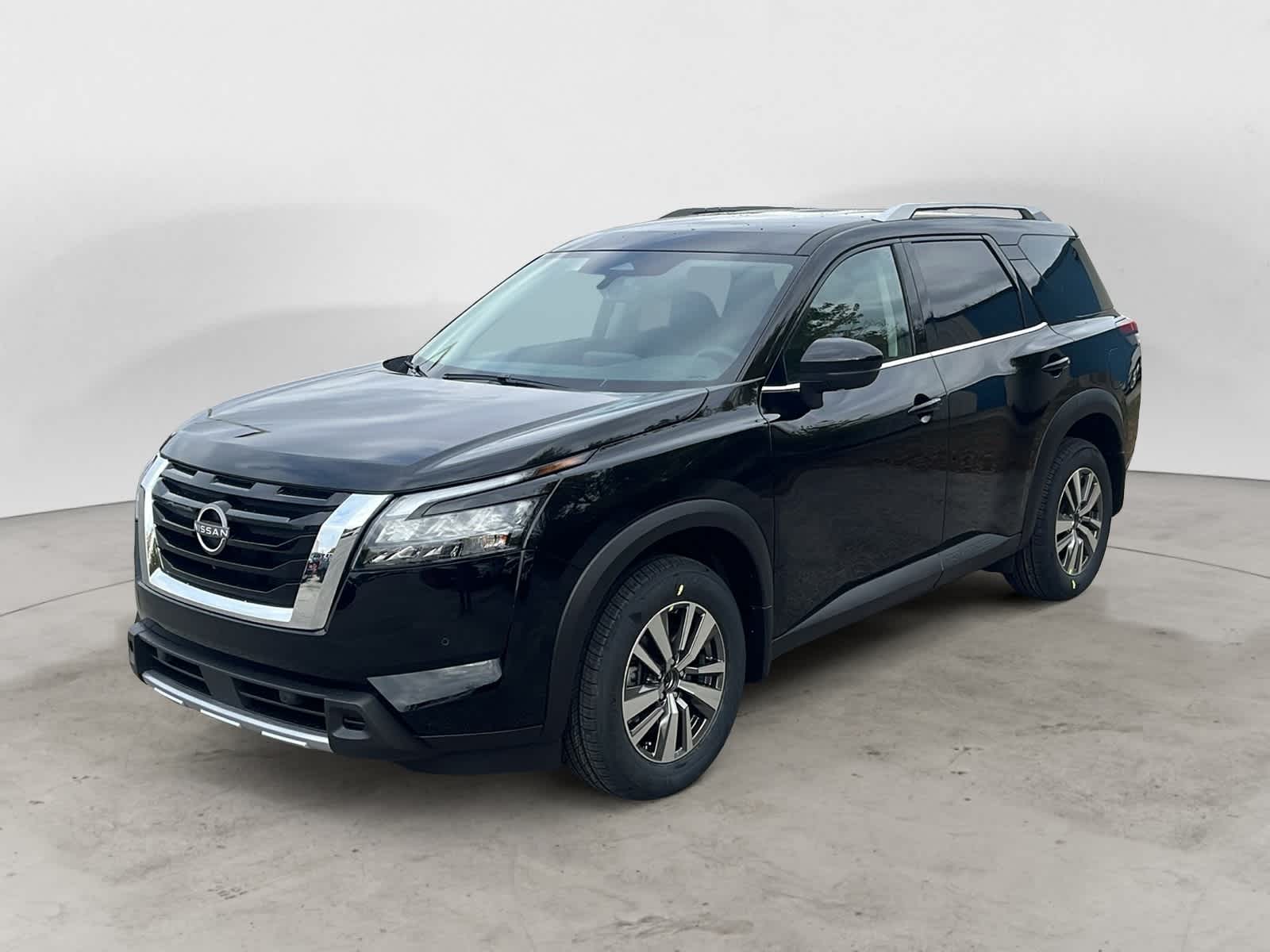 2025 Nissan Pathfinder SL's photo