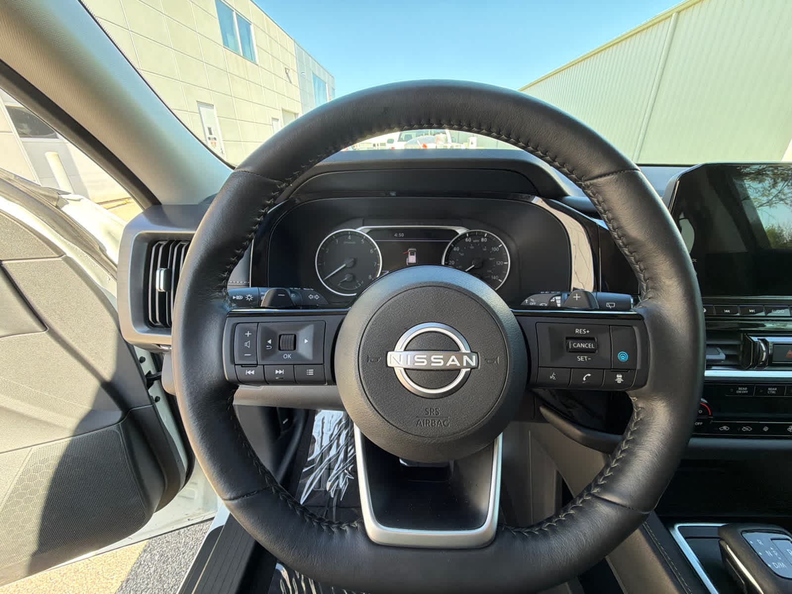Thumbnail: 2023 Nissan Pathfinder - 24