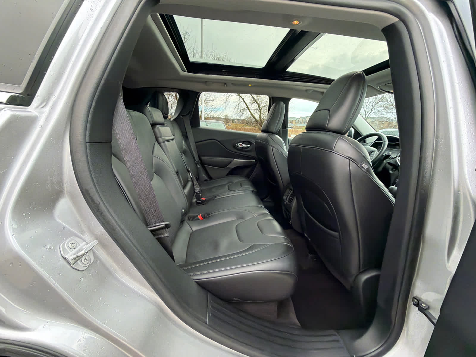 Thumbnail: 2019 Jeep Cherokee - 10