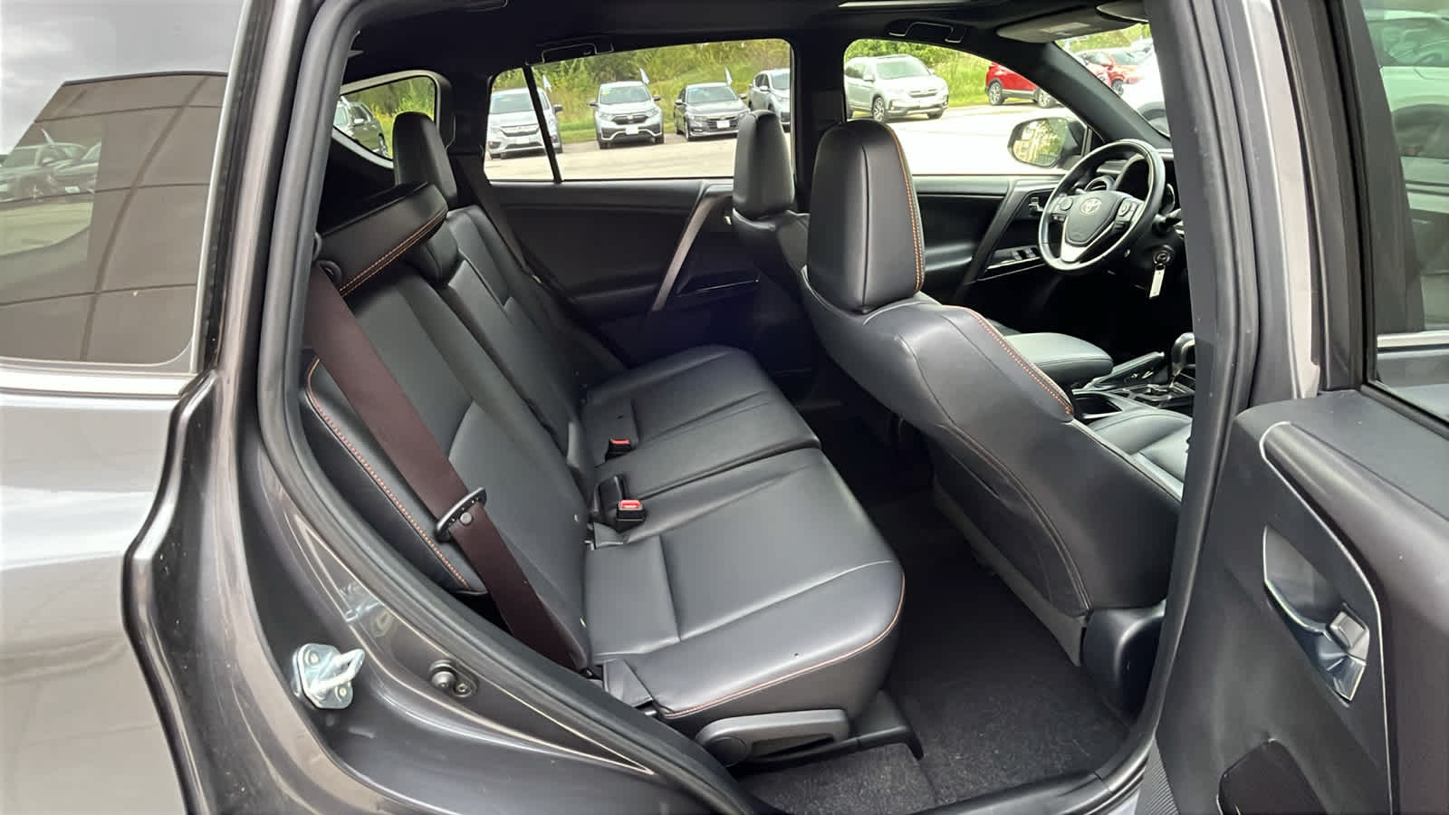 Thumbnail: 2018 Toyota RAV4 - 10