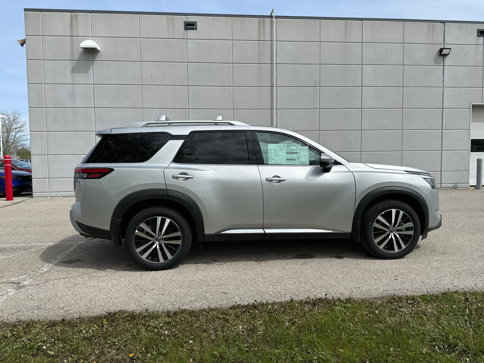 Thumbnail: 2025 Nissan Pathfinder - 7