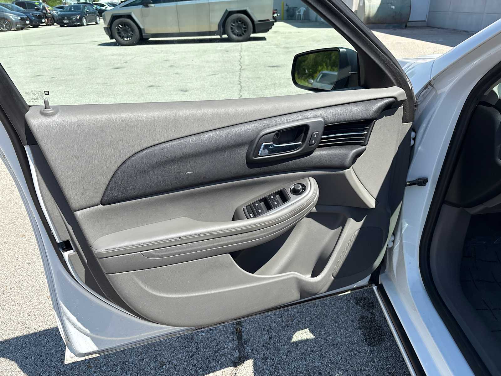 Thumbnail: 2014 Chevrolet Malibu - 13