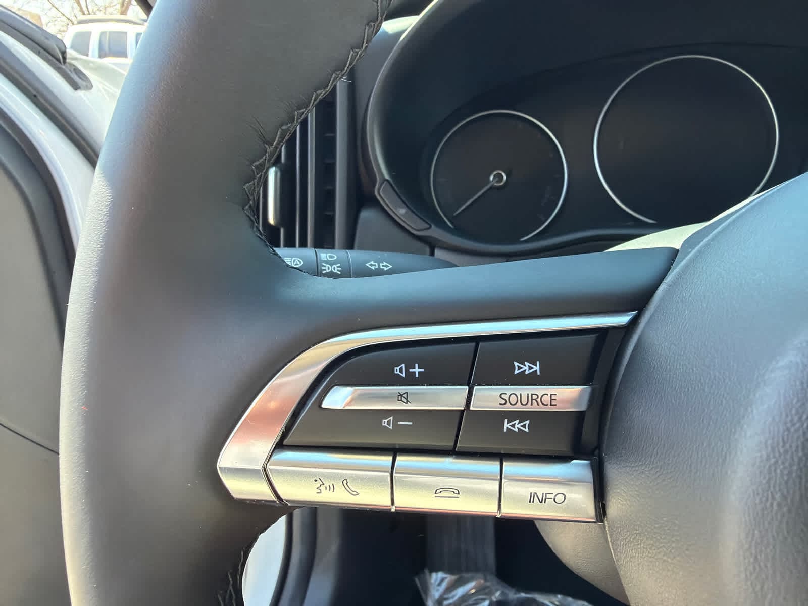 Thumbnail: 2025 Mazda CX-50 - 20