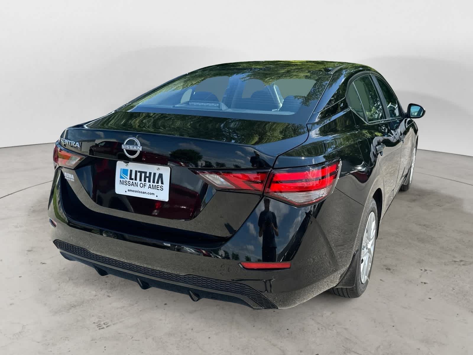 Thumbnail: 2025 Nissan Sentra - 3