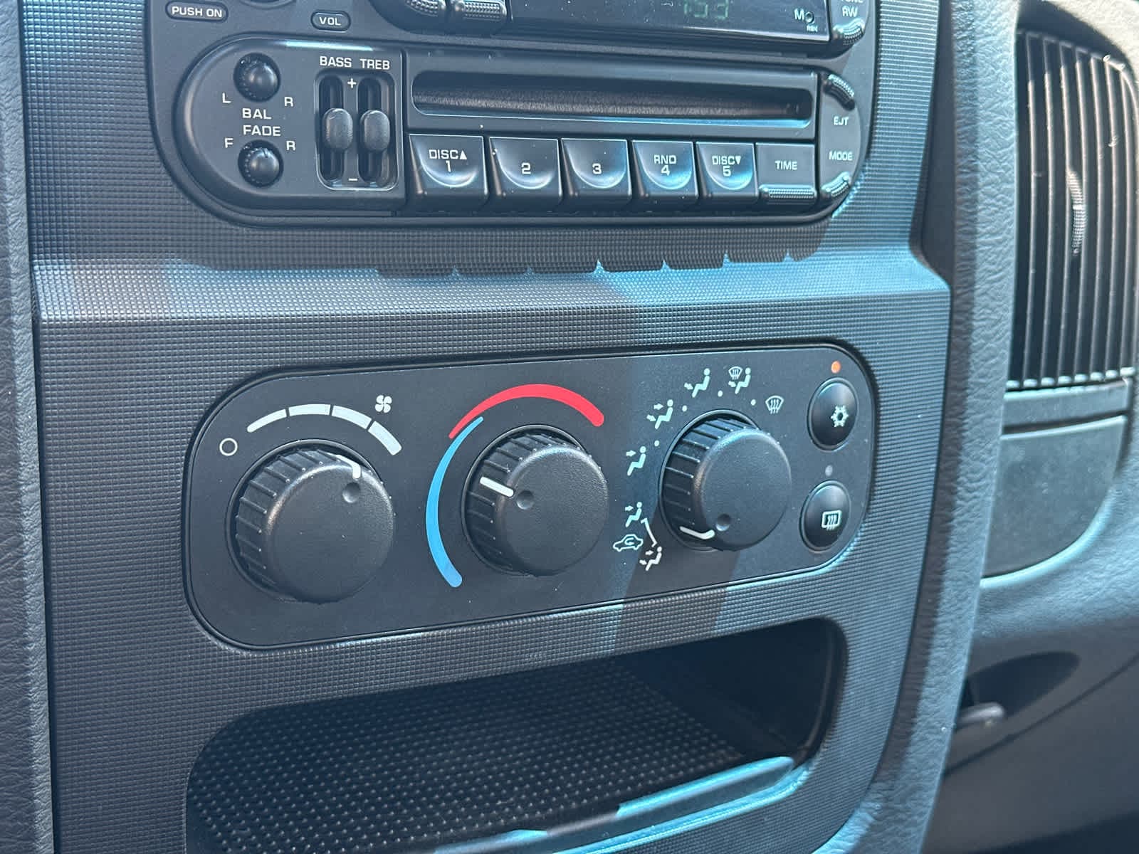 Thumbnail: 2003 Dodge Ram 1500 - 15