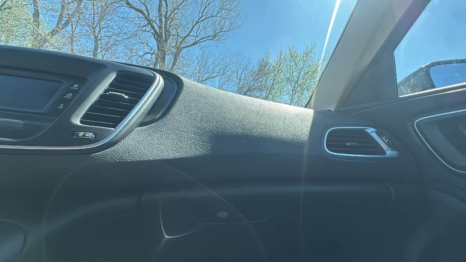 Thumbnail: 2015 Chrysler 200 - 23