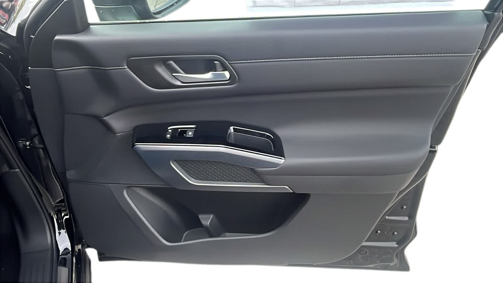 Thumbnail: 2025 Nissan Pathfinder - 5