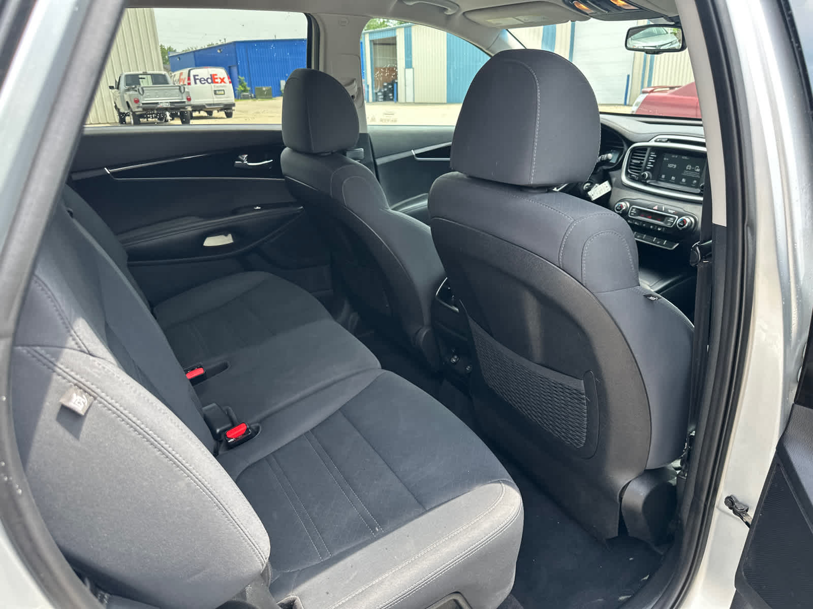 2019 Kia Sorento LX 8