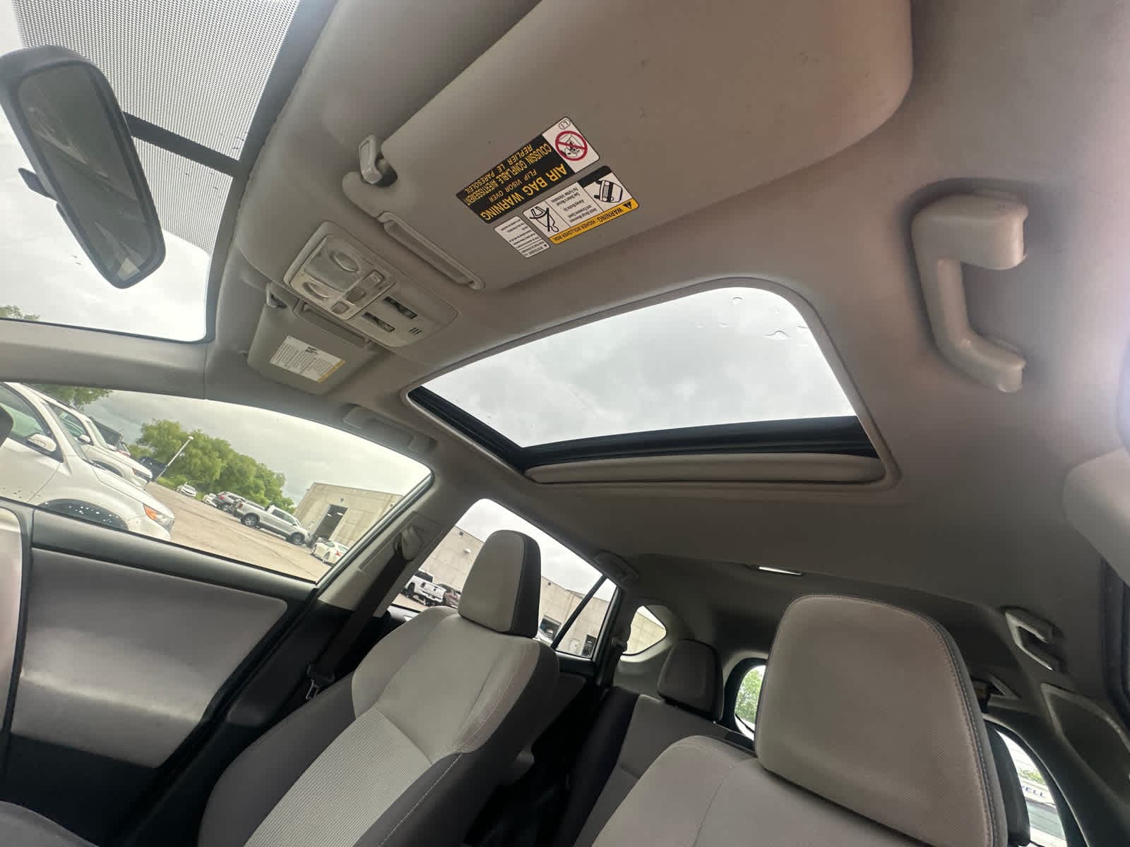 Thumbnail: 2014 Toyota RAV4 - 25