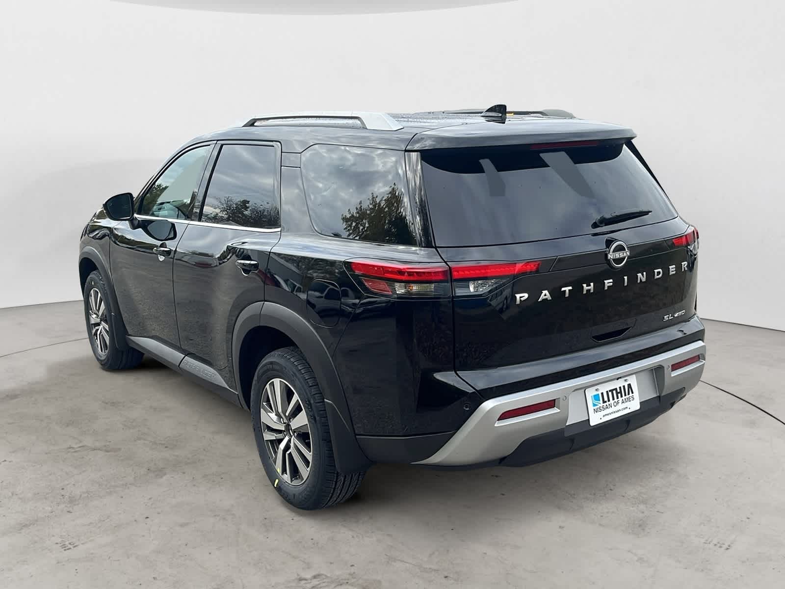 Thumbnail: 2025 Nissan Pathfinder - 4