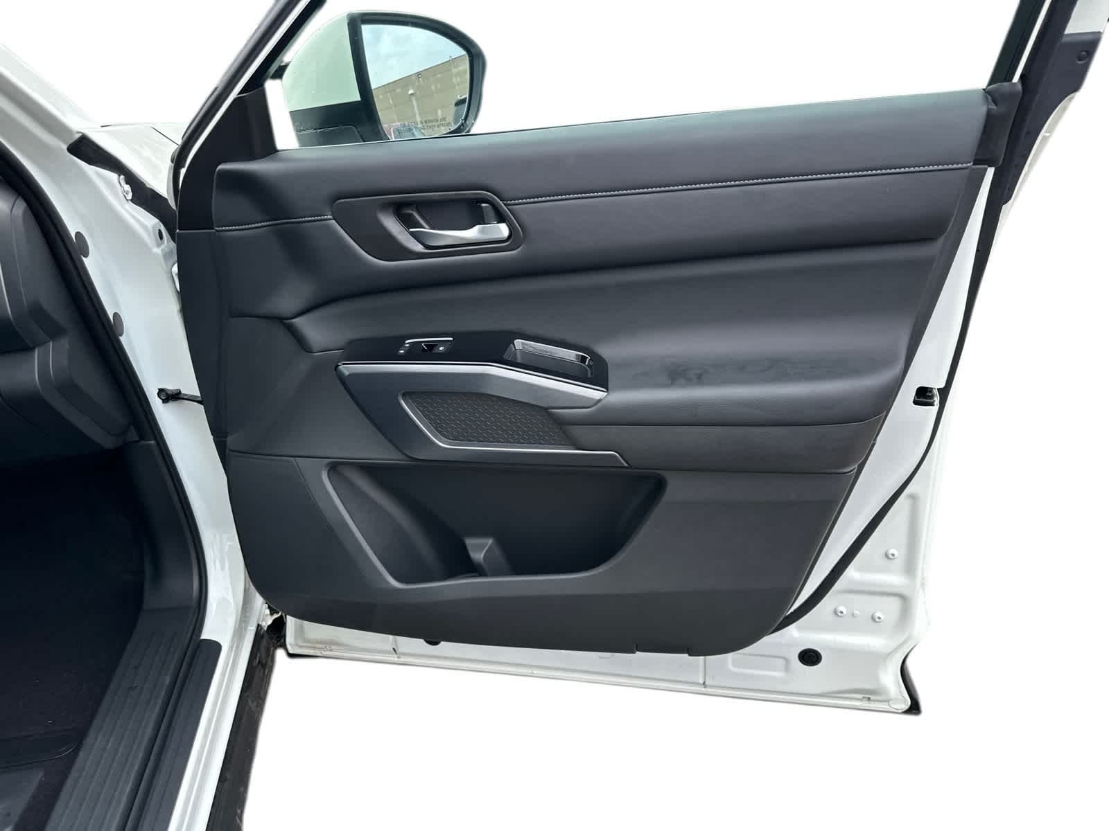 Thumbnail: 2023 Nissan Pathfinder - 5