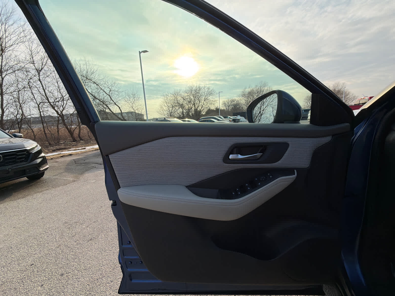 Thumbnail: 2022 Nissan Rogue - 17