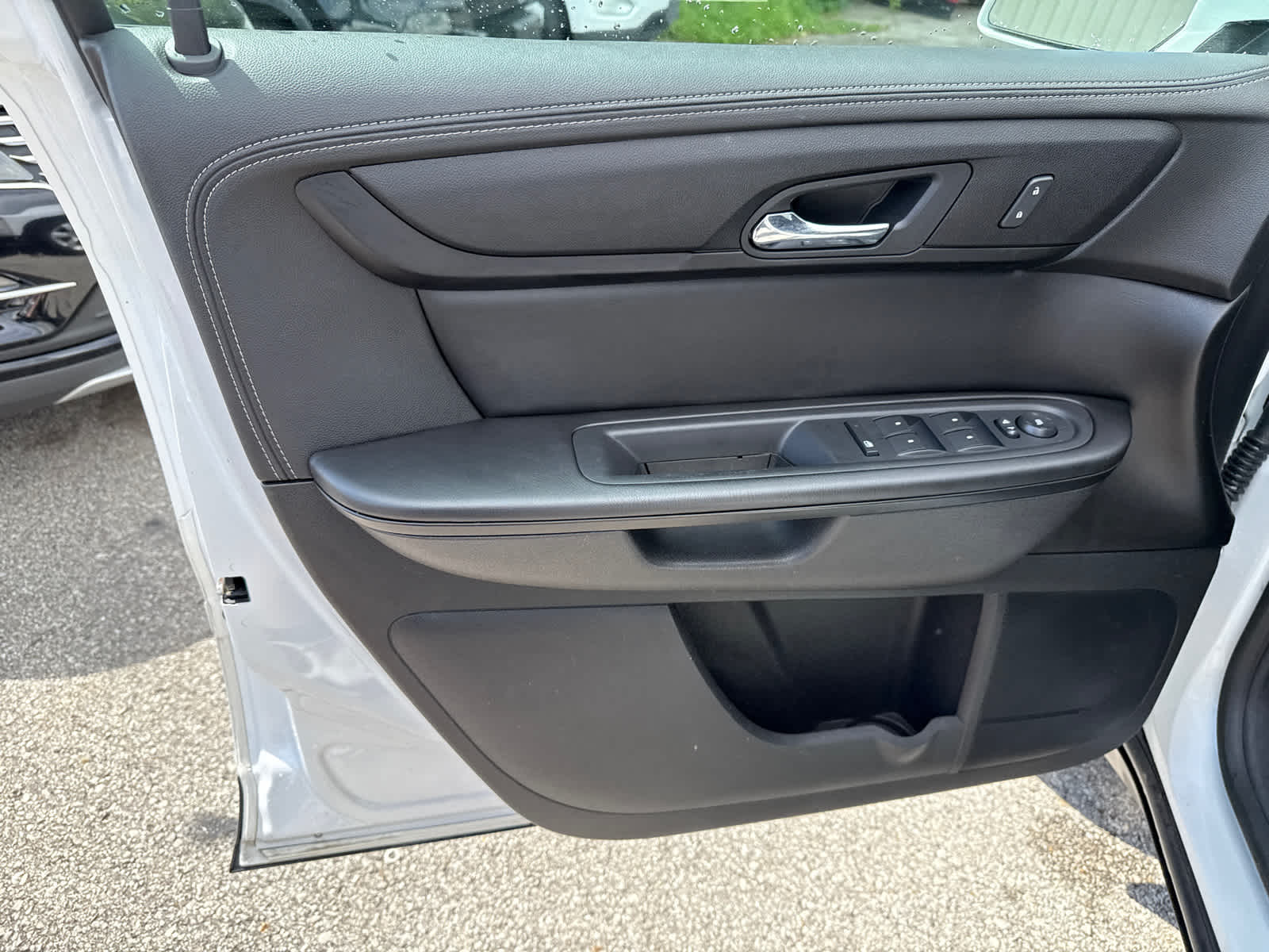 Thumbnail: 2017 Chevrolet Traverse - 13