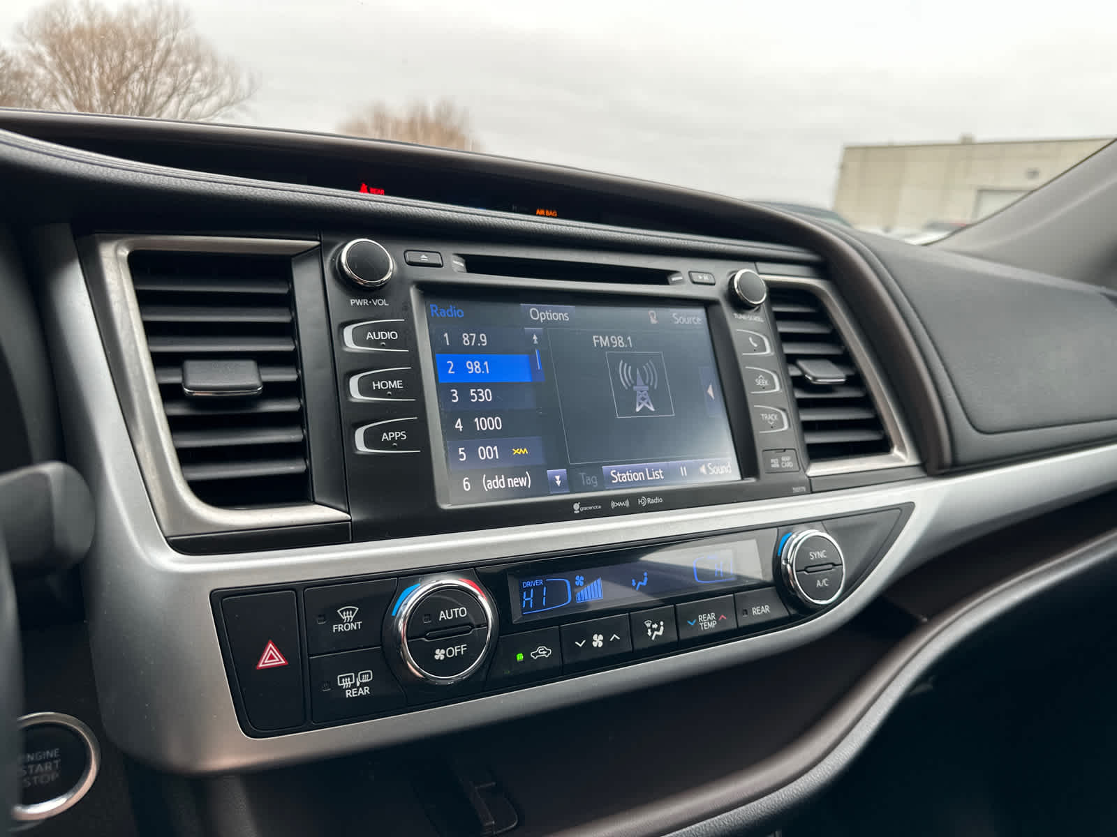 Thumbnail: 2018 Toyota Highlander - 26