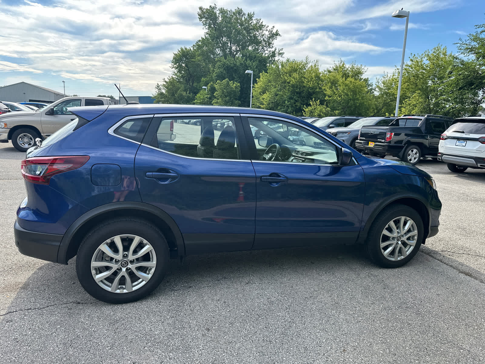 Thumbnail: 2021 Nissan Rogue Sport - 7