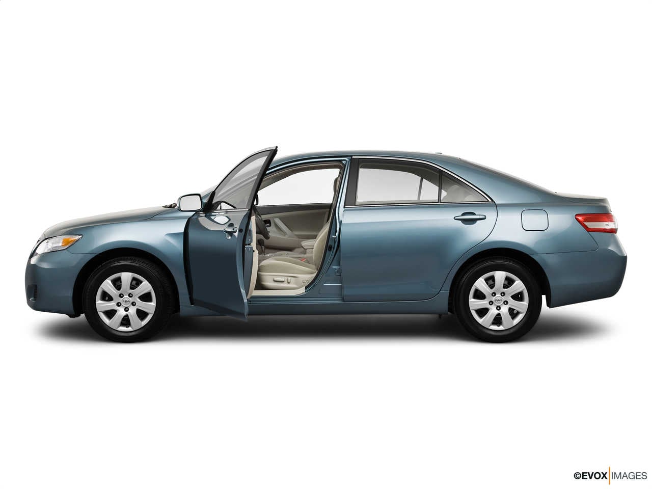 Thumbnail: 2010 Toyota Camry - 3