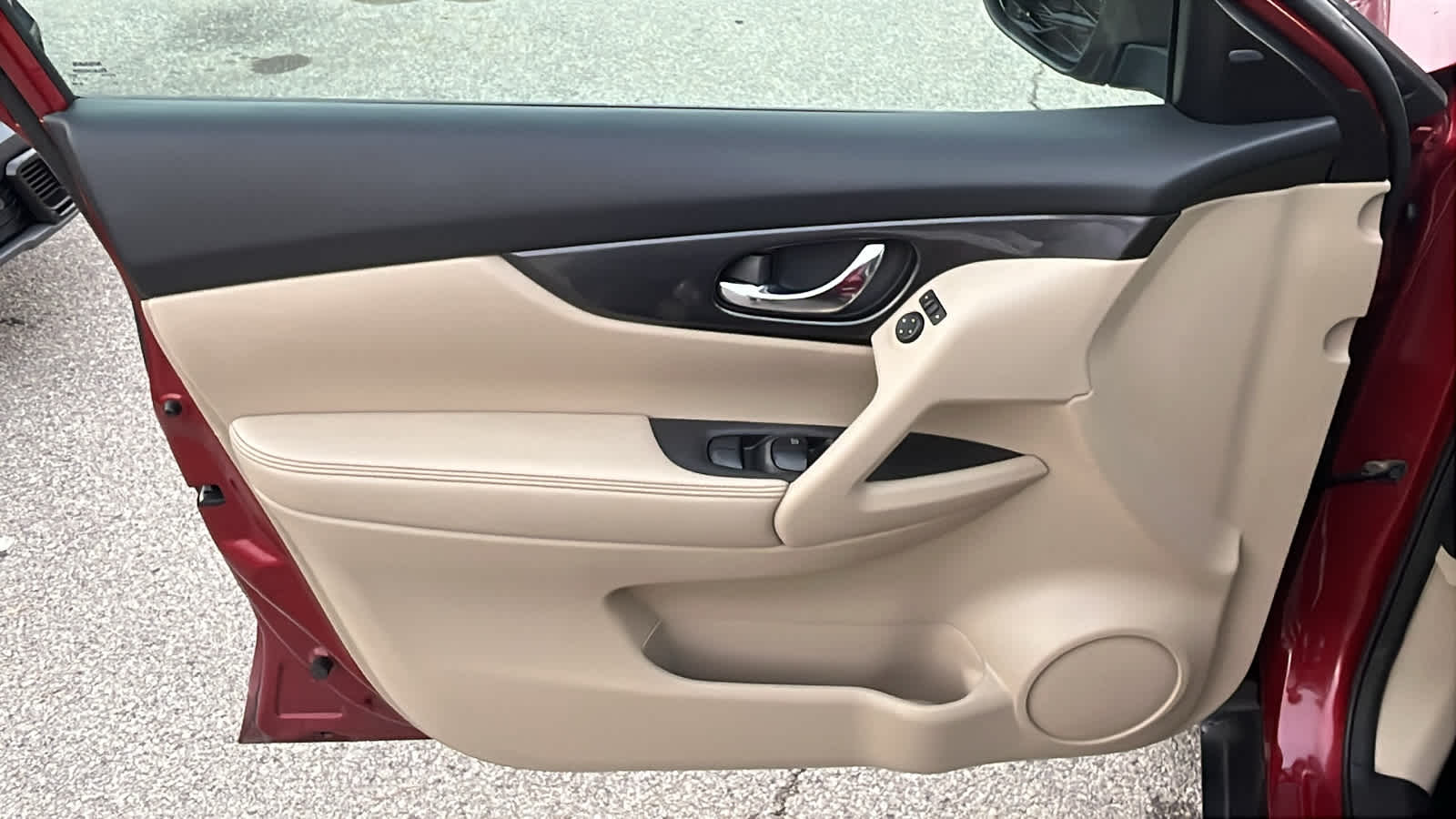 Thumbnail: 2018 Nissan Rogue - 14