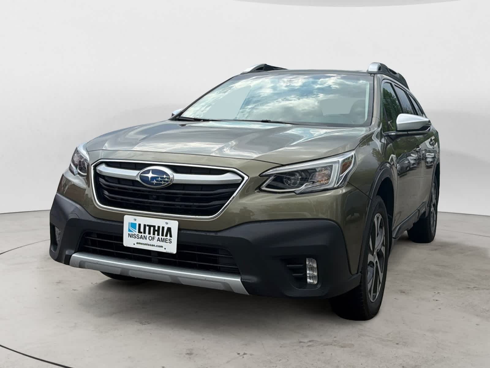2022 Subaru Outback Touring's photo