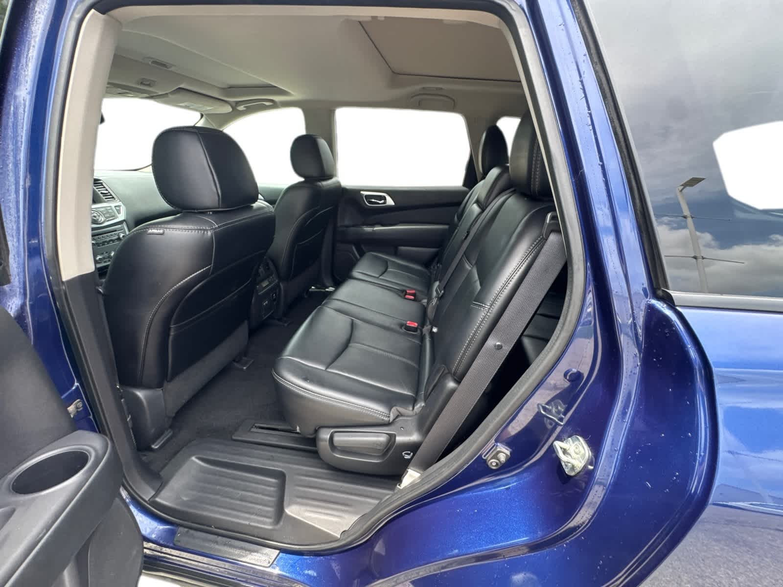 Thumbnail: 2017 Nissan Pathfinder - 13