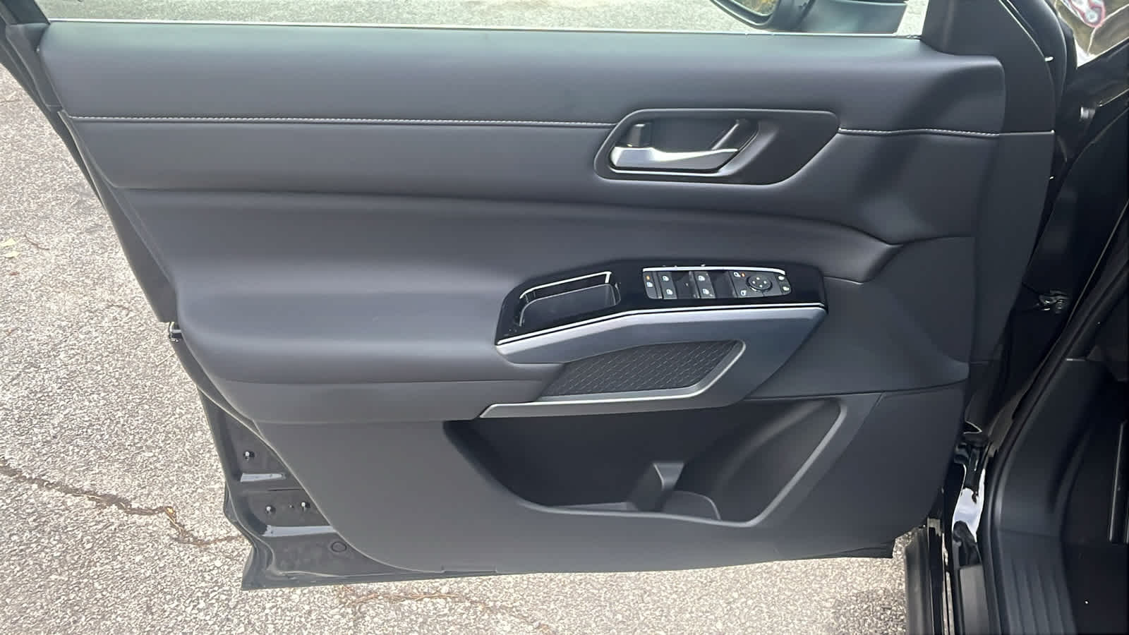 Thumbnail: 2025 Nissan Pathfinder - 14