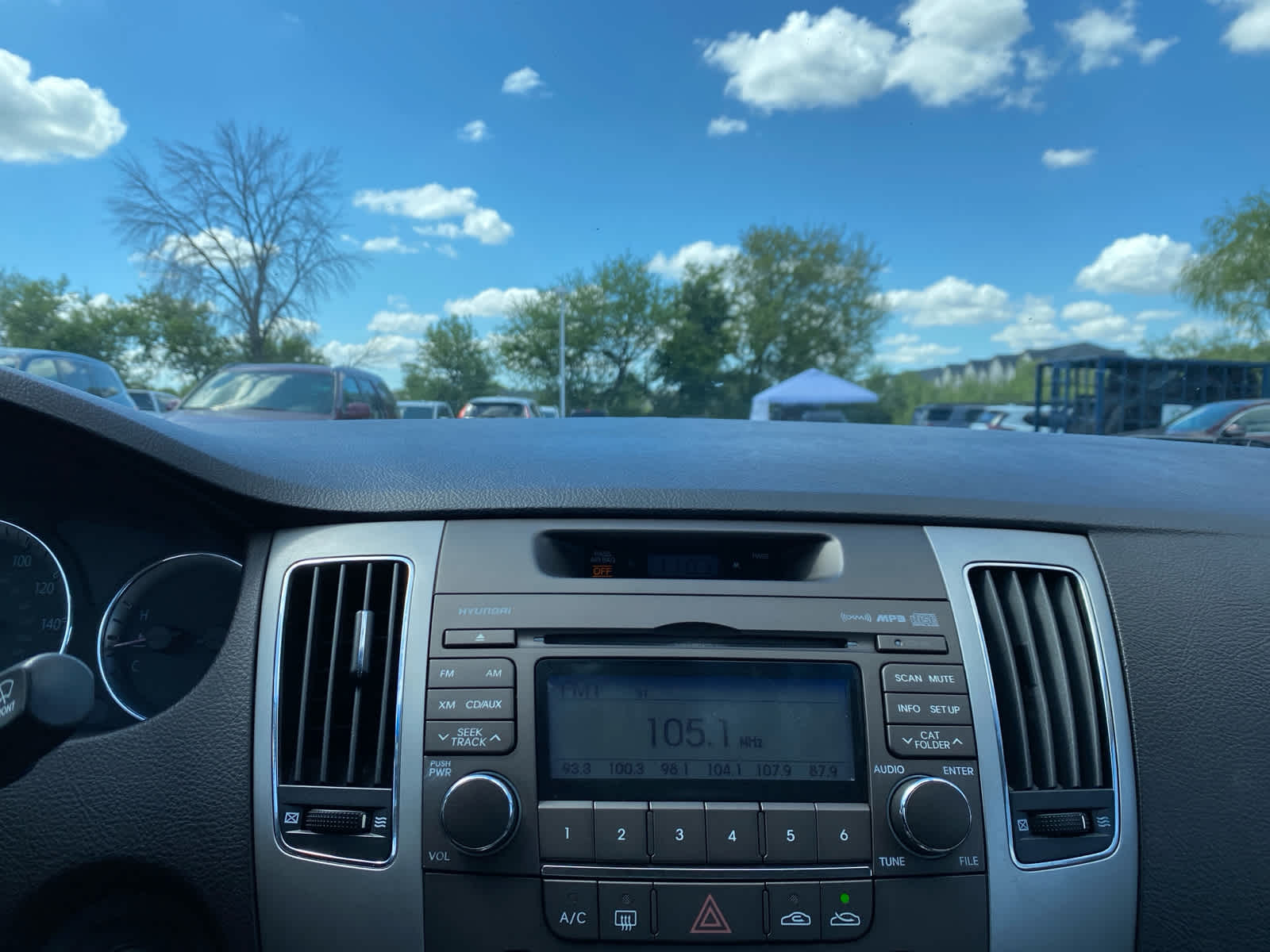 Thumbnail: 2010 Hyundai Sonata - 11