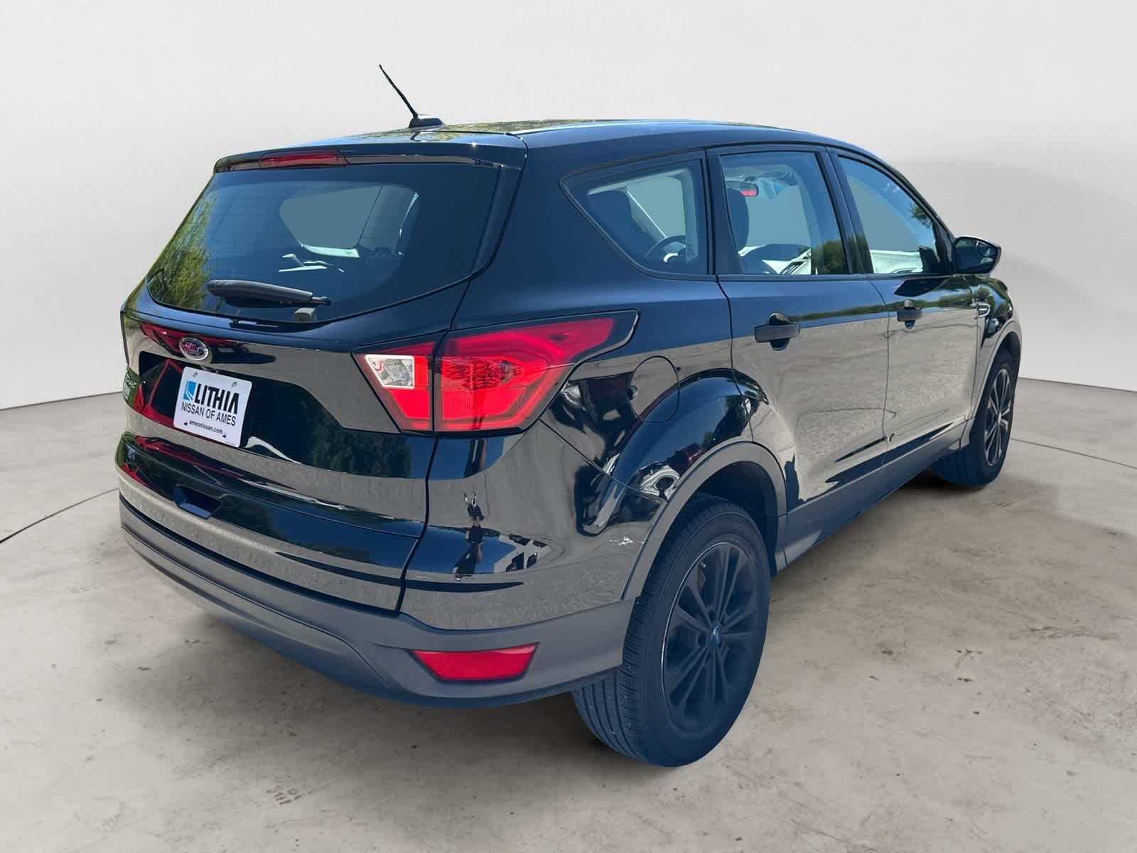 Thumbnail: 2019 Ford Escape - 3