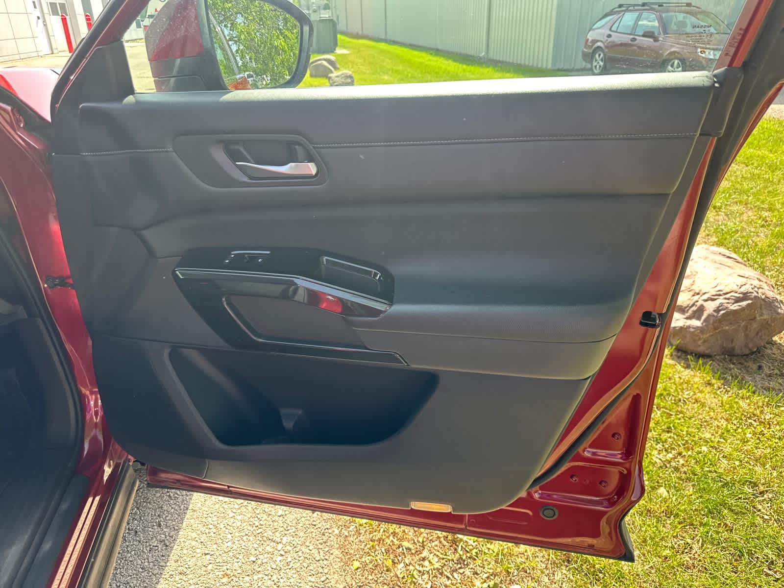 2022 Nissan Pathfinder SV 10