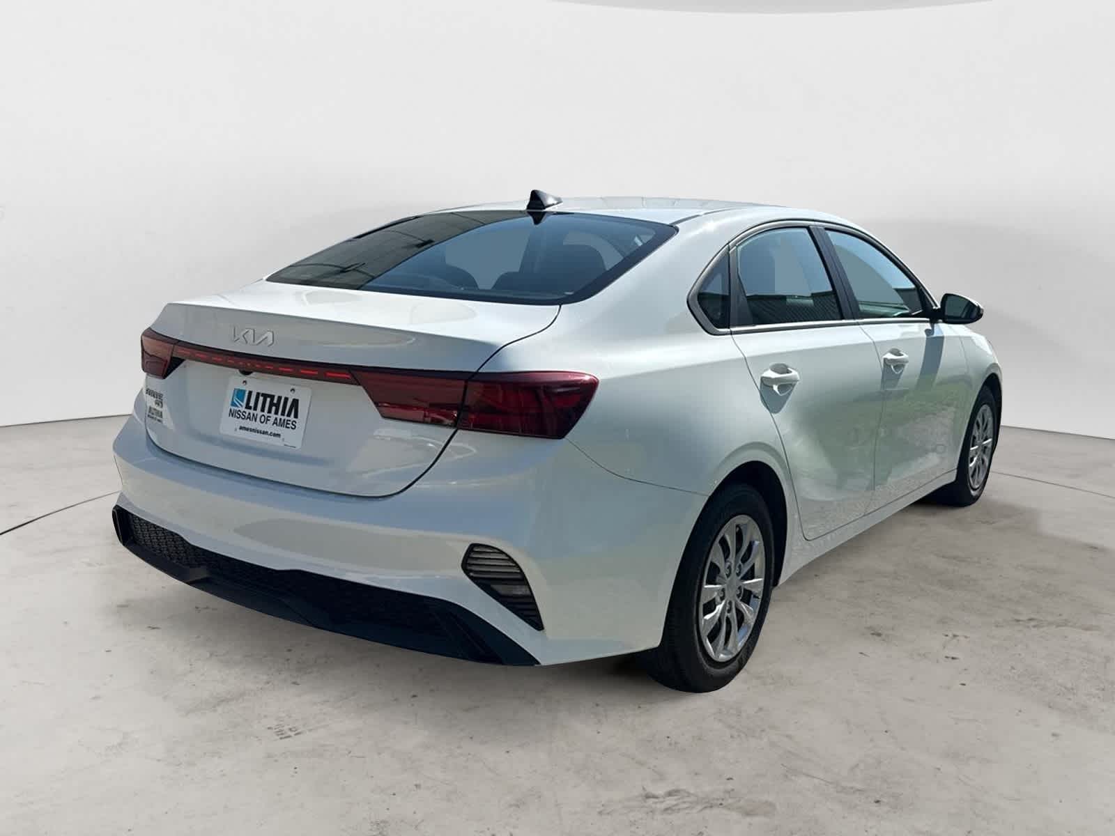 Thumbnail: 2022 Kia Forte - 6