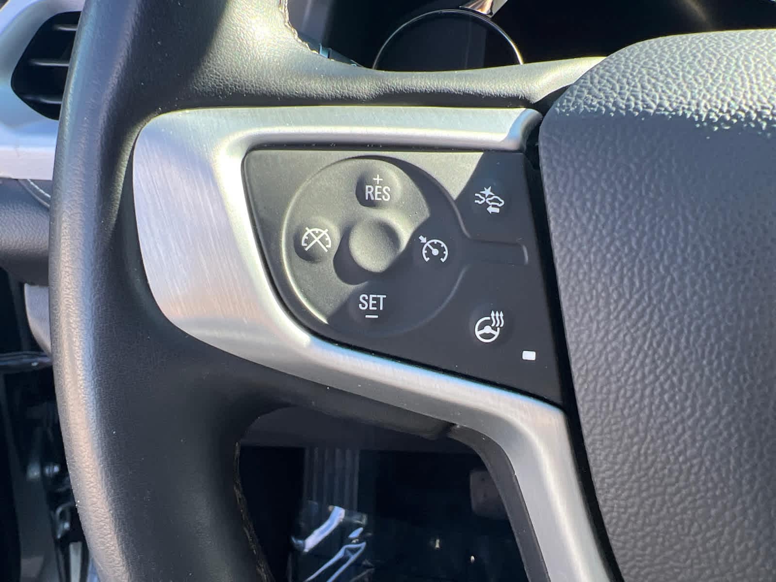 Thumbnail: 2023 GMC Acadia - 23