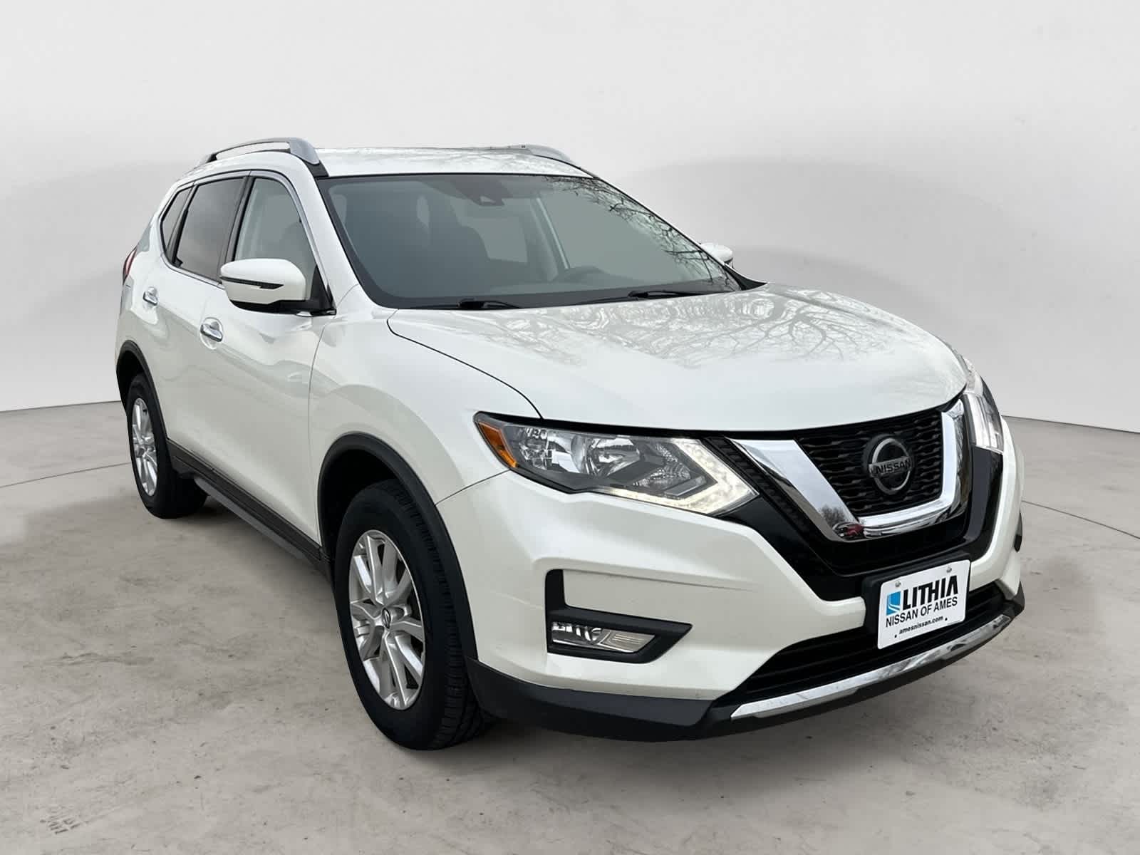 2019 Nissan Rogue SV photo 4