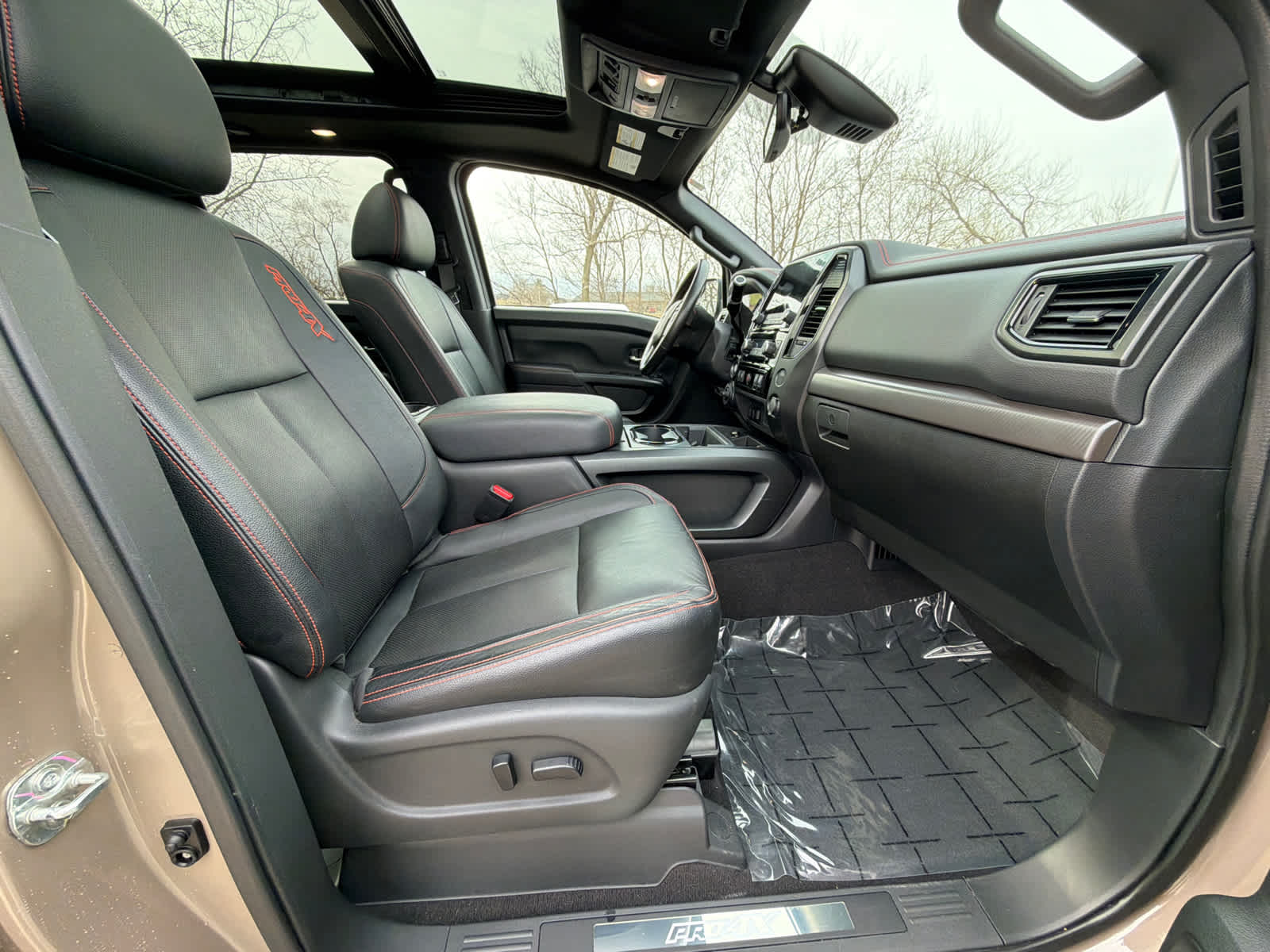 Thumbnail: 2023 Nissan Titan - 8