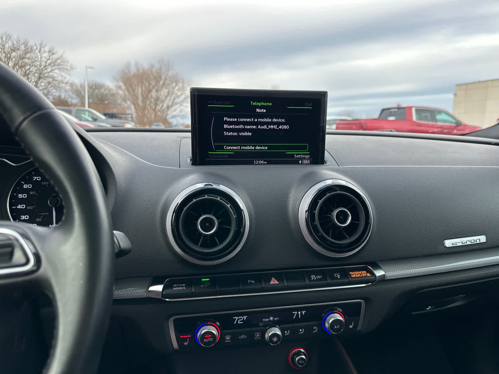 Thumbnail: 2016 Audi A3 e-tron - 25