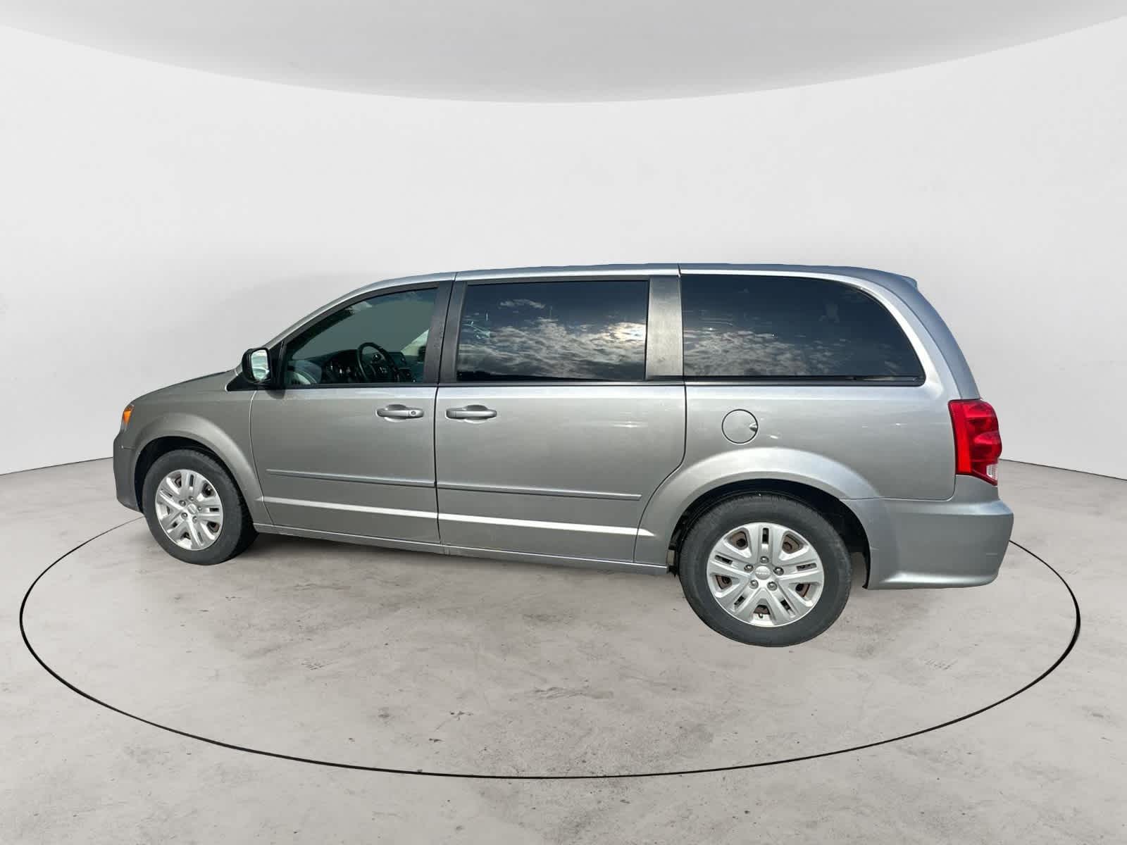 Thumbnail: 2017 Dodge Grand Caravan - 3